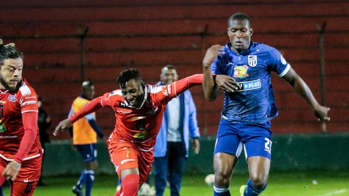 El 0-0 entre Técnico Universitario y 9 de Octubre fue en Ambato.