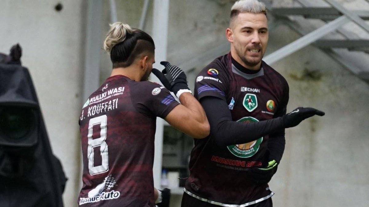 Jonatan Bauman del Mushuc Runa anotó tres goles ante Manta.
 
 Agencia ( ag - expreso ag extra ) API