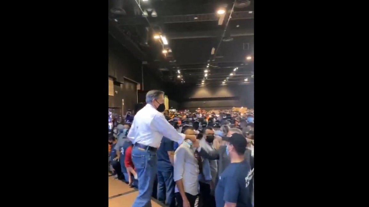 El ejecutivo se desligó de la fiesta realizada y aseguró que no había autorizado el evento.