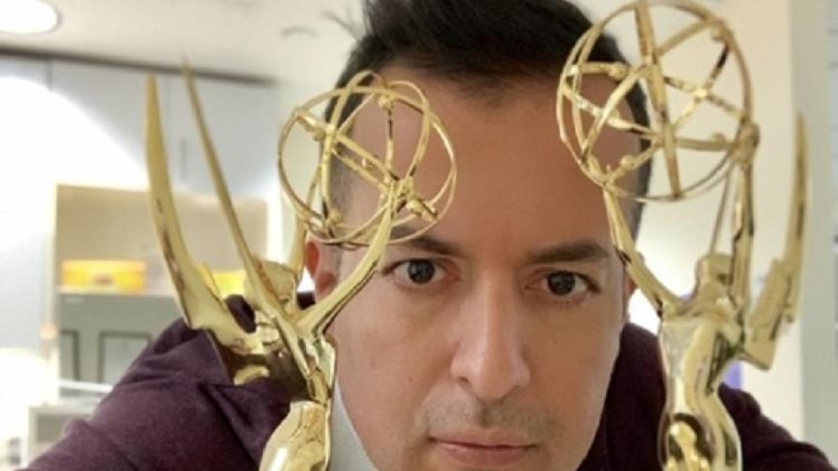 Ángel Villagomez también es ganador de dos premios Emmy.