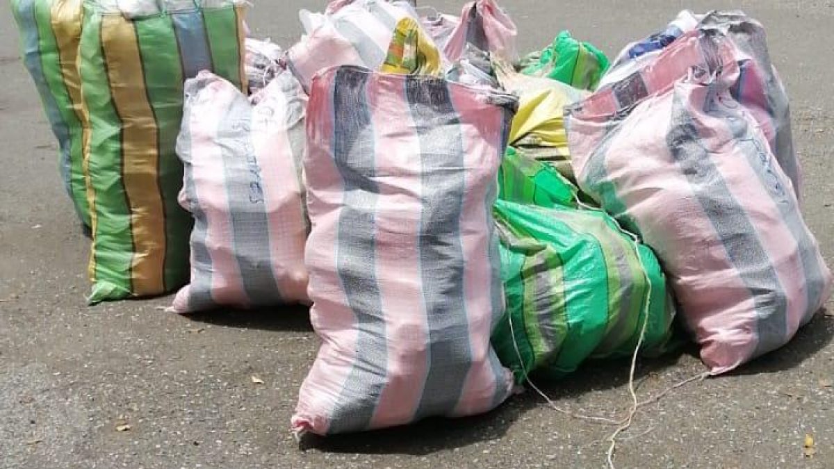 Los bultos con la mercadería incautada están hoy en el Centro de Acopio de la Policía Judicial.