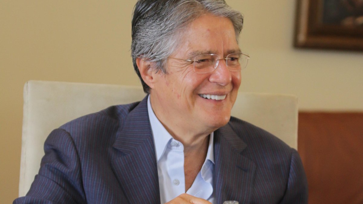 El presidente Lasso disfrutó de una entrevista sin hablar de política.