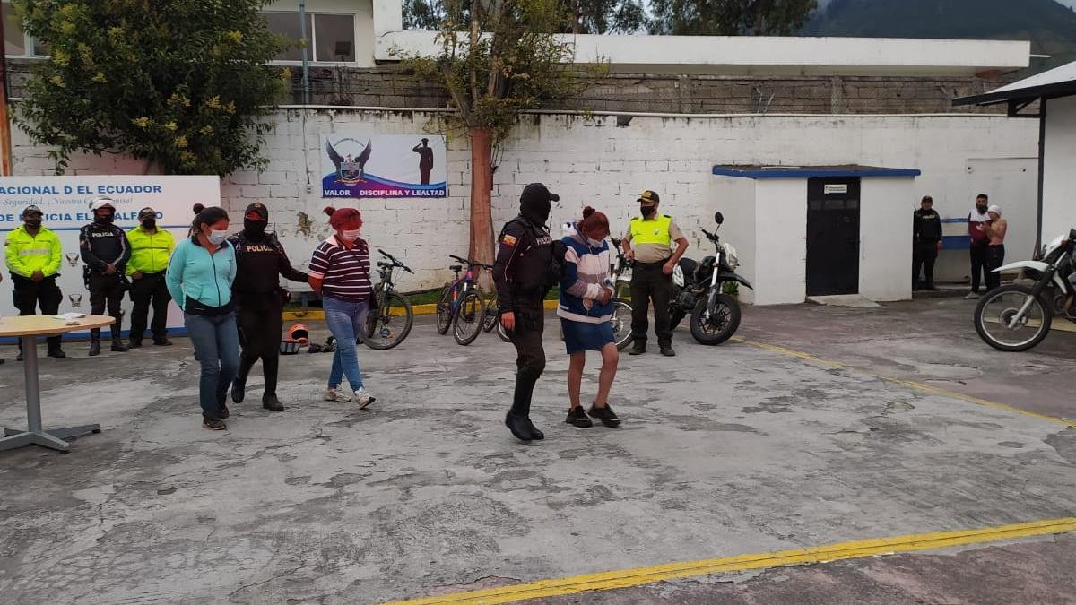 Una de ellas tiene un antecedente penal por asesinato.