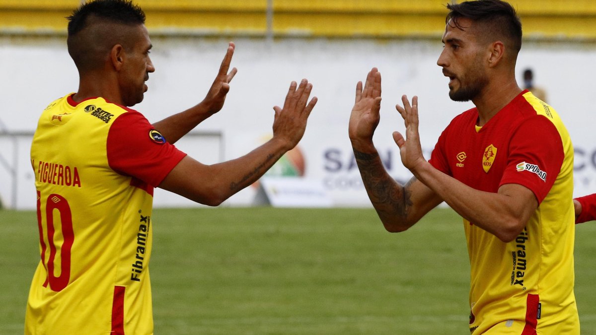 El Negro Figueroa (i) y el Polaco Fydriszewski (d) son las cartas de gol de los orientales.