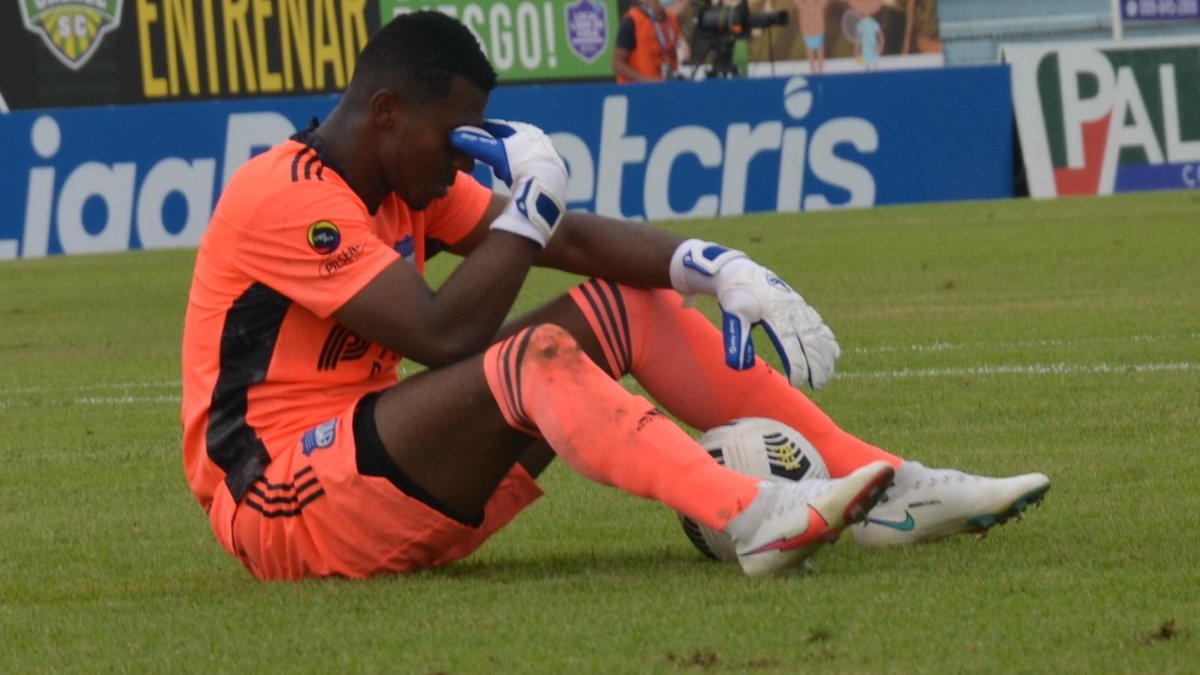 Pedro Ortiz cometió un error en el último triunfo que Emelec alcanzó ante Orense, en la fecha 10 de la LigaPro.