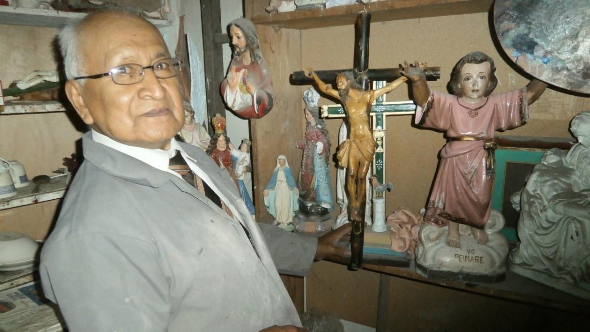 Julio César Jimbo muere en Cuenca. a sus 90 años. Fue el escultor de la imagen del Cristo de Consuelo.