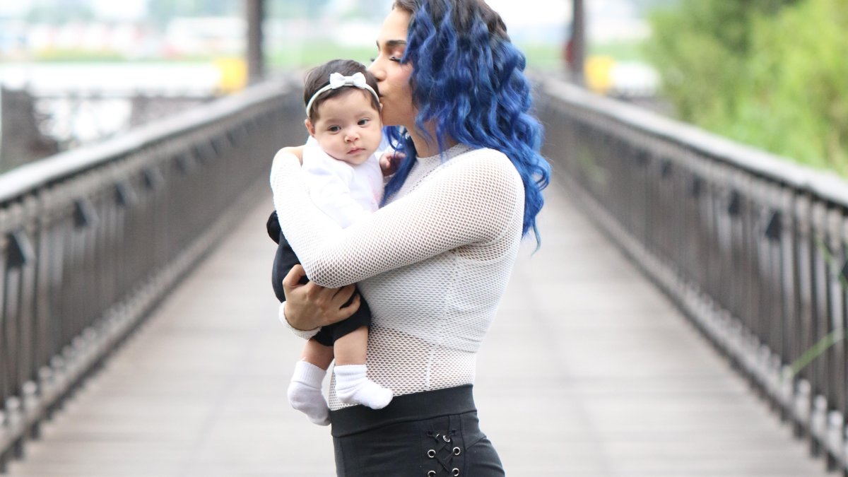 Sus looks preferidos son los que hacen match con el de su hija, Sarita.