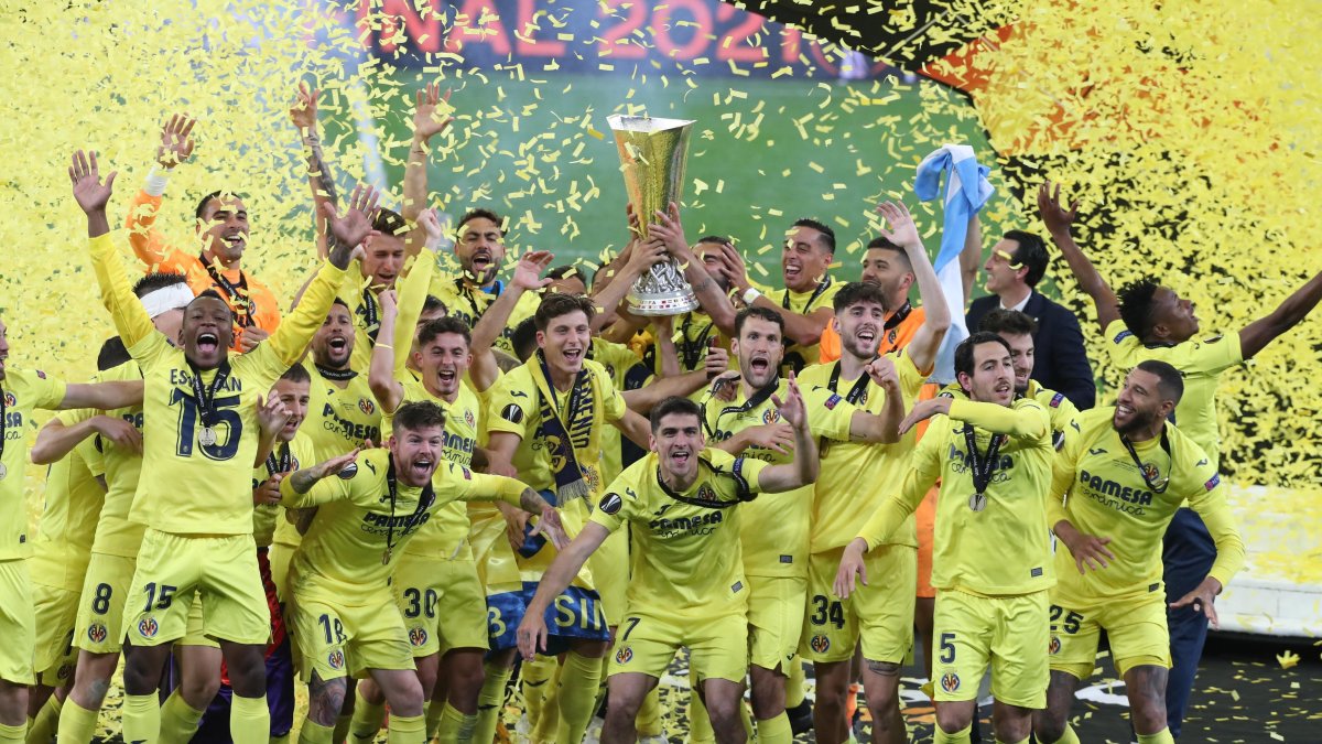 Pervis Estupiñan campeón de la Europa League con el Villarreal