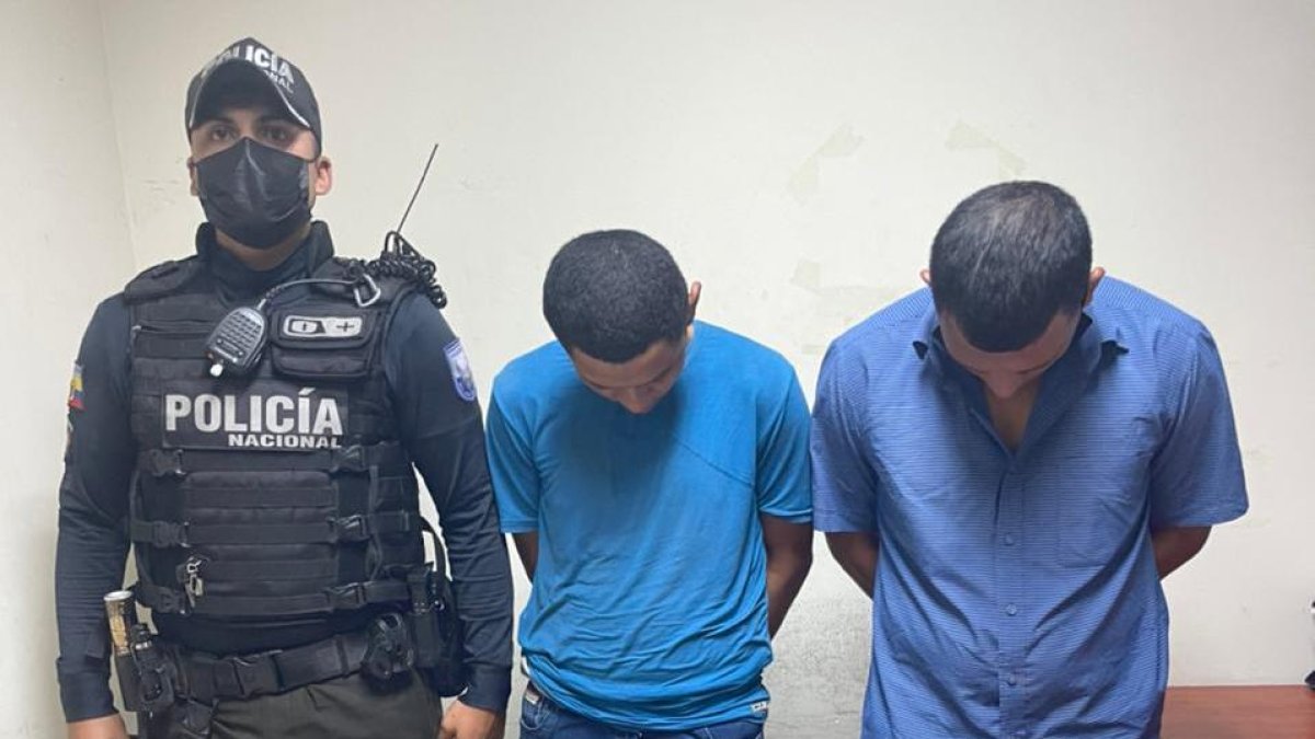 Uno de los capturados tenía consigo un arma de fuego.