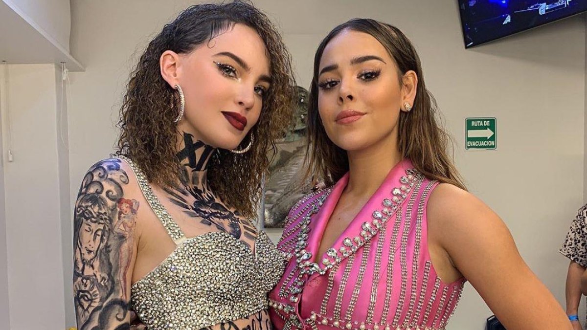 Danna Paola y Belinda se vistieron de la misma forma.