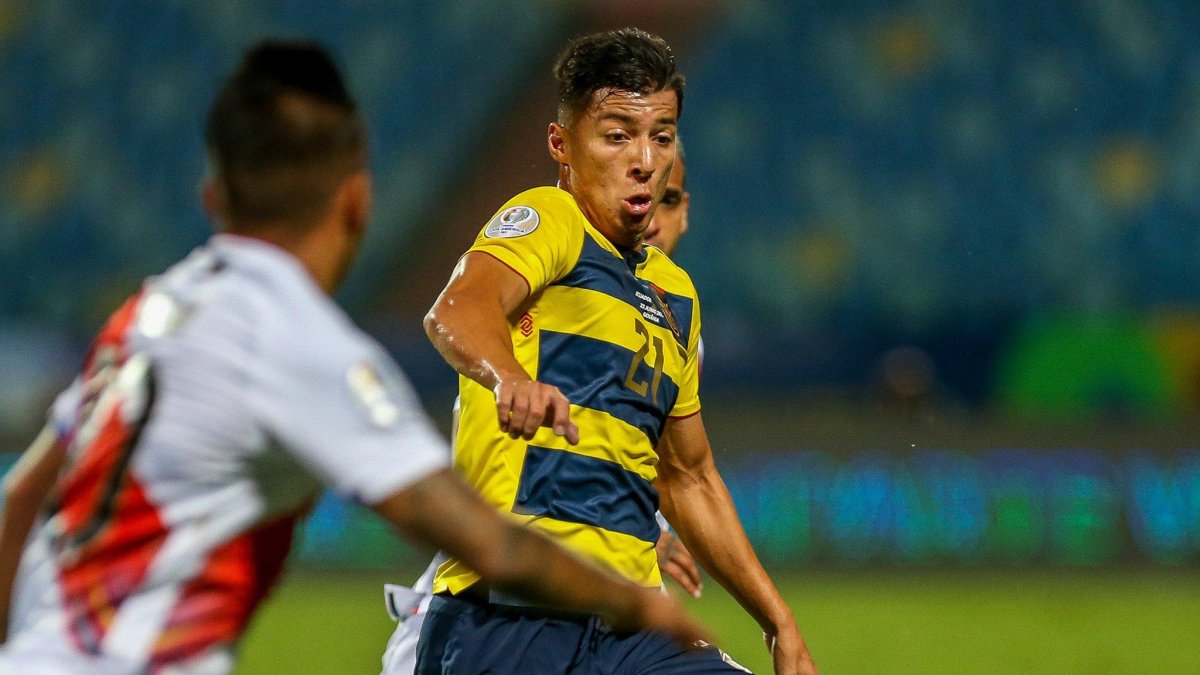 Alex Franco estará en el medio campo de Ecuador.