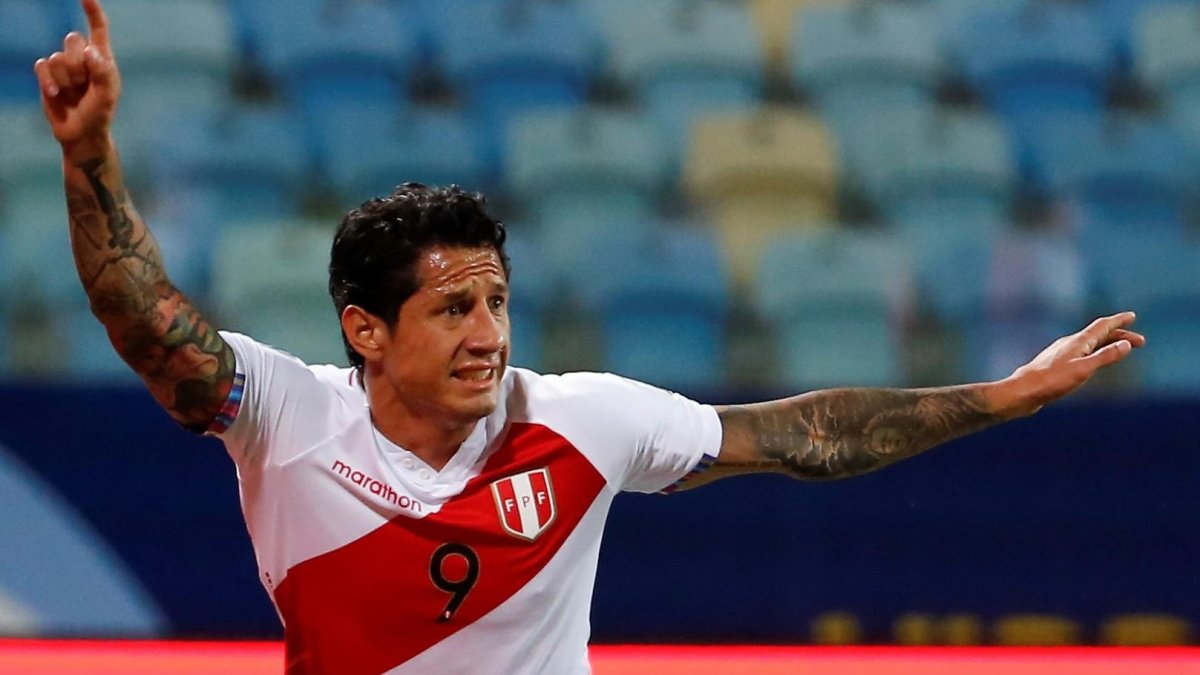 Gianluca Lapadula guió a Perú, en la clasificación a las semifinales de la Copa América.