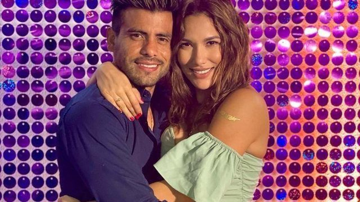 Alejandra Jaramillo con Efraín Ruales en la celebración de su cumpleaños.