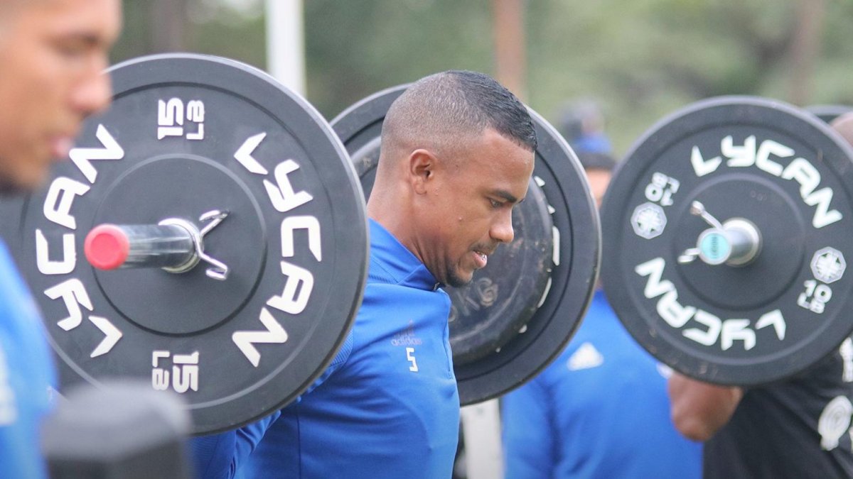Dixon Arroyo listo para cerrar la primera etapa en Manta.