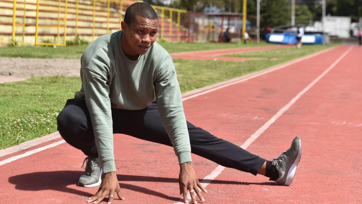 Álex Quiñónez viajará desde Portugal, donde entrena con el equipo de velocidad ecuatoriano, hacia Japón.