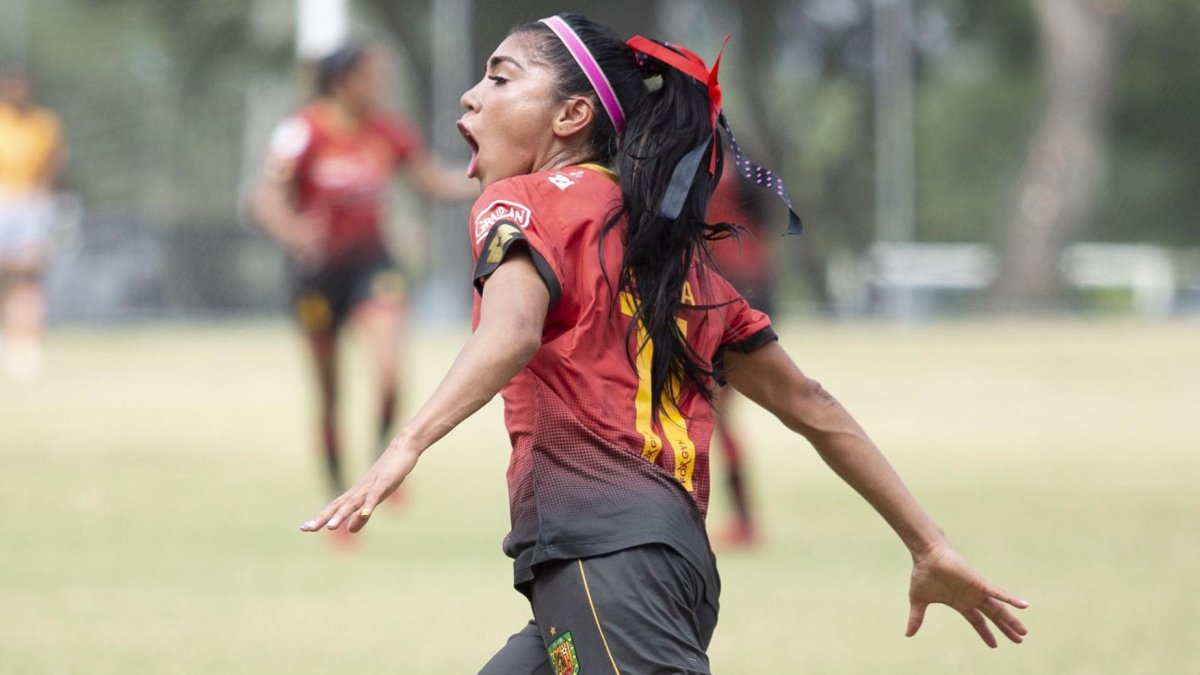 Madelin Riera, lleva 28 goles en el 2021 con la camiseta del D. Cuenca.
