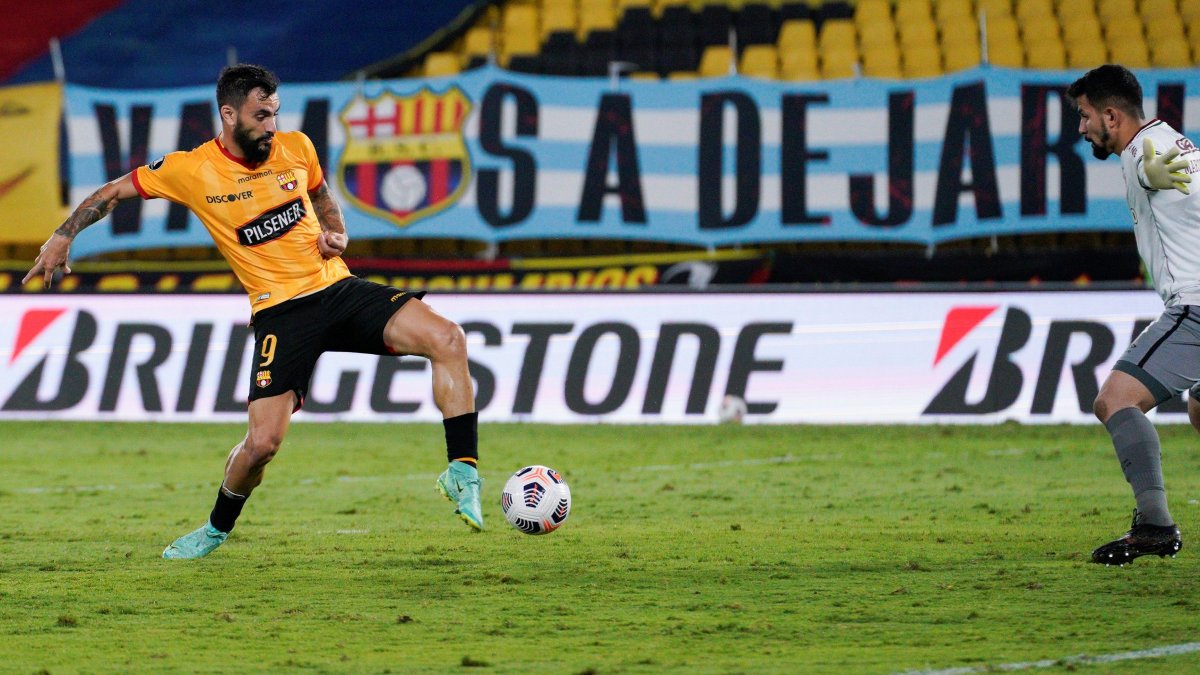 Gonzalo Mastriani y su golazo ante Fluminense.