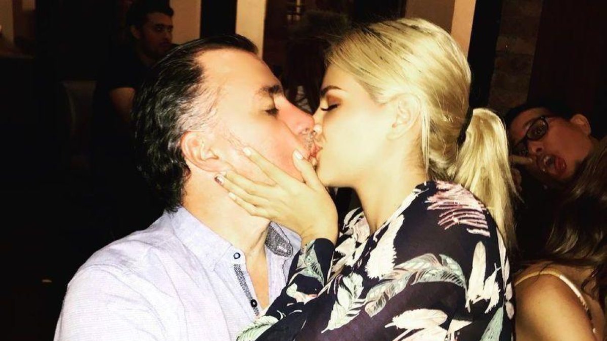 La pareja fijó la fecha de boda para diciembre próximo