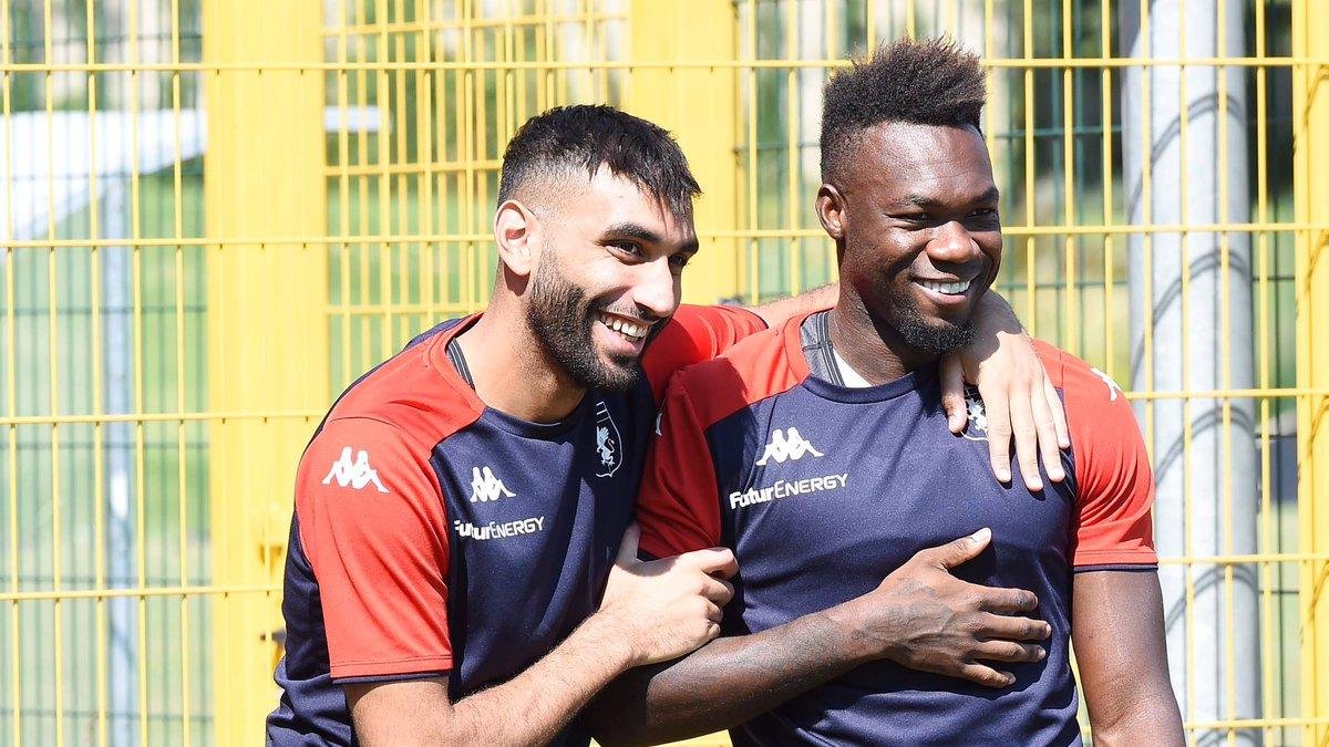 Felipe Caicedo aún no puede debutar con el Genoa de Italia.