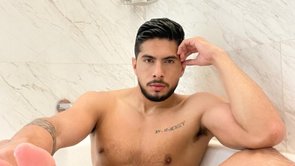 En Twitter también tiene más de 200 mil seguidores.