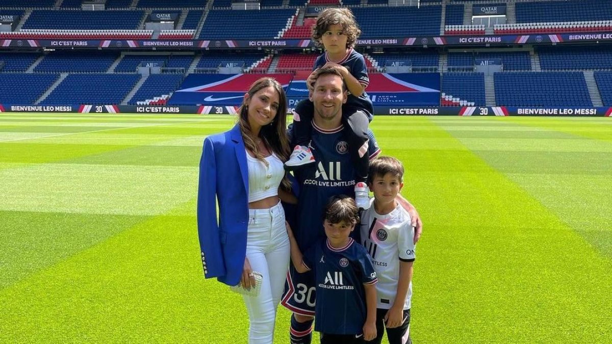Lionel messi, su esposa Antonela y sus tres hijos ya tienen su 'castillo' en Francia. La Pulga dejará un hotel cinco estrellas donde estaba hospedado.