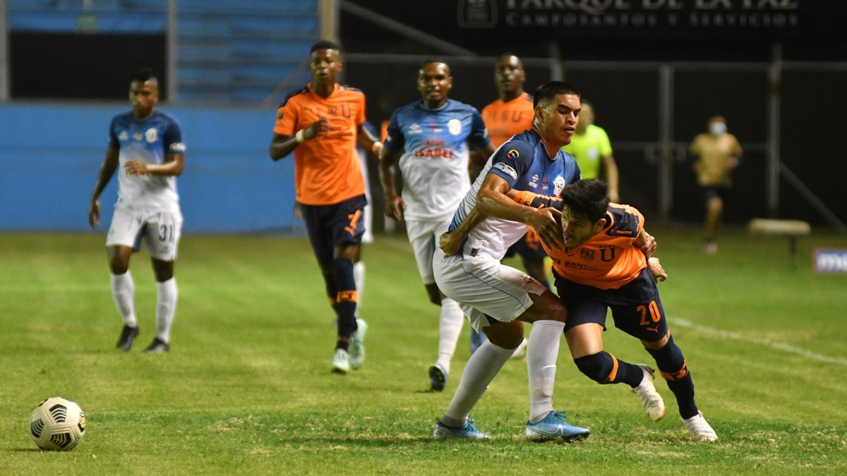 Los albos estuvieron dos veces en ventaja en el marcador en su visita al Manta.