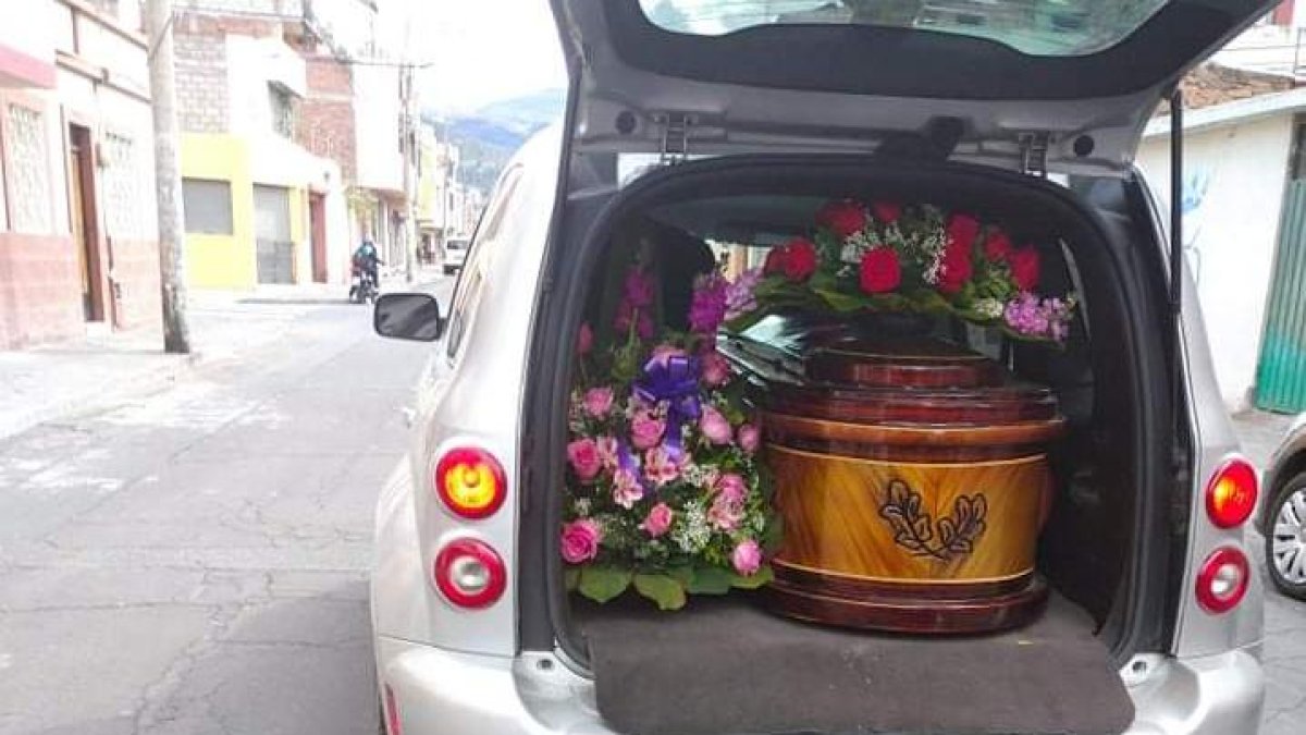 Los restos de Vilma Mendoza fueron sepultados en Bucay, su tierra natal.