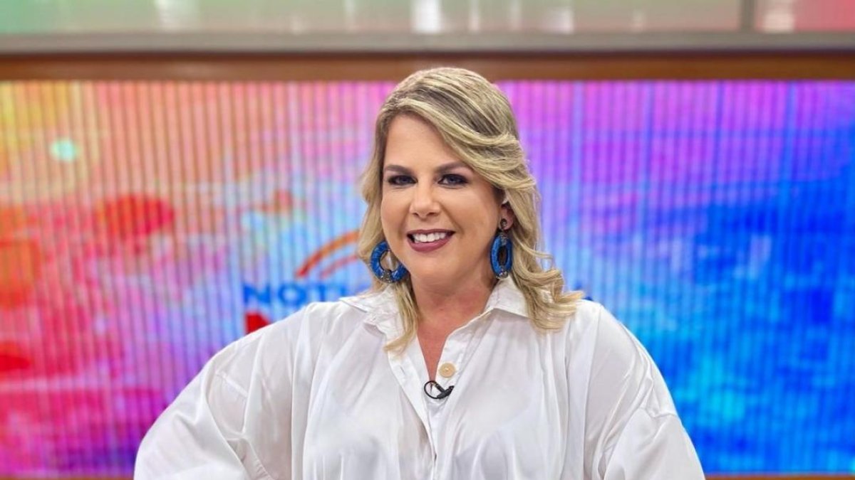 Inició en la televisión, cuando cumplió la mayoría de edad en 'Aló qué tal América' (RTS), luego fue parte de 'Cosas de casa' (TC) y 'De mujer' (Telerama).