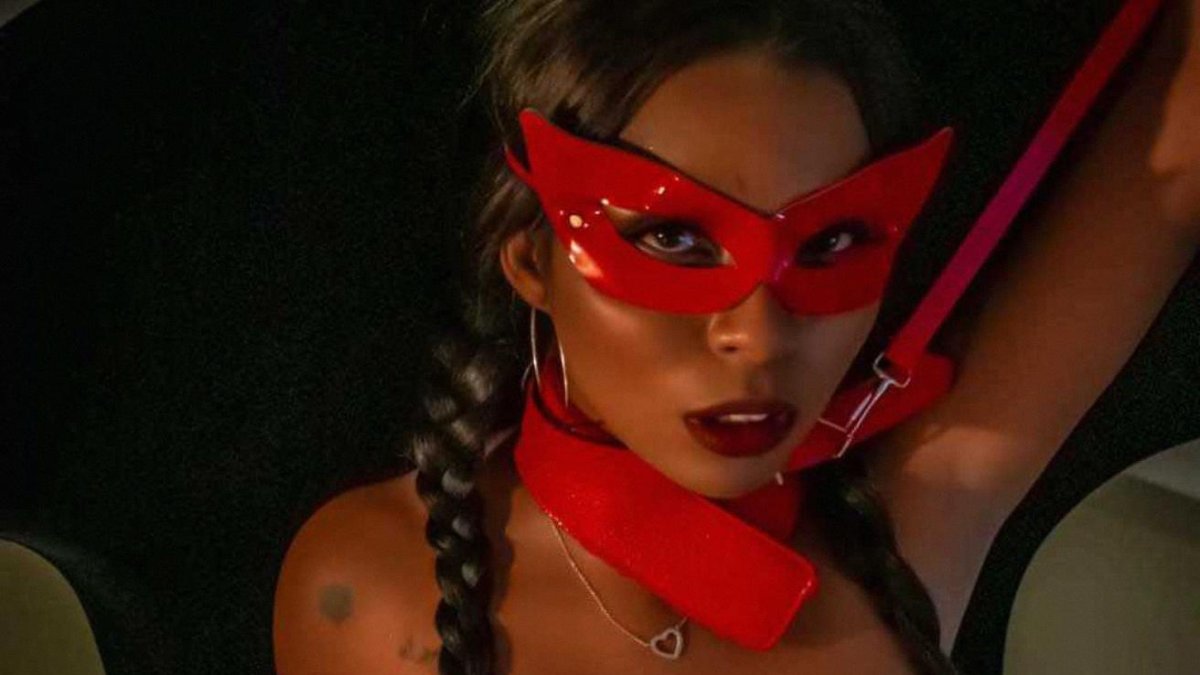 Actriz porno ecuatoriana ha complacido por detrás a más de un hombre