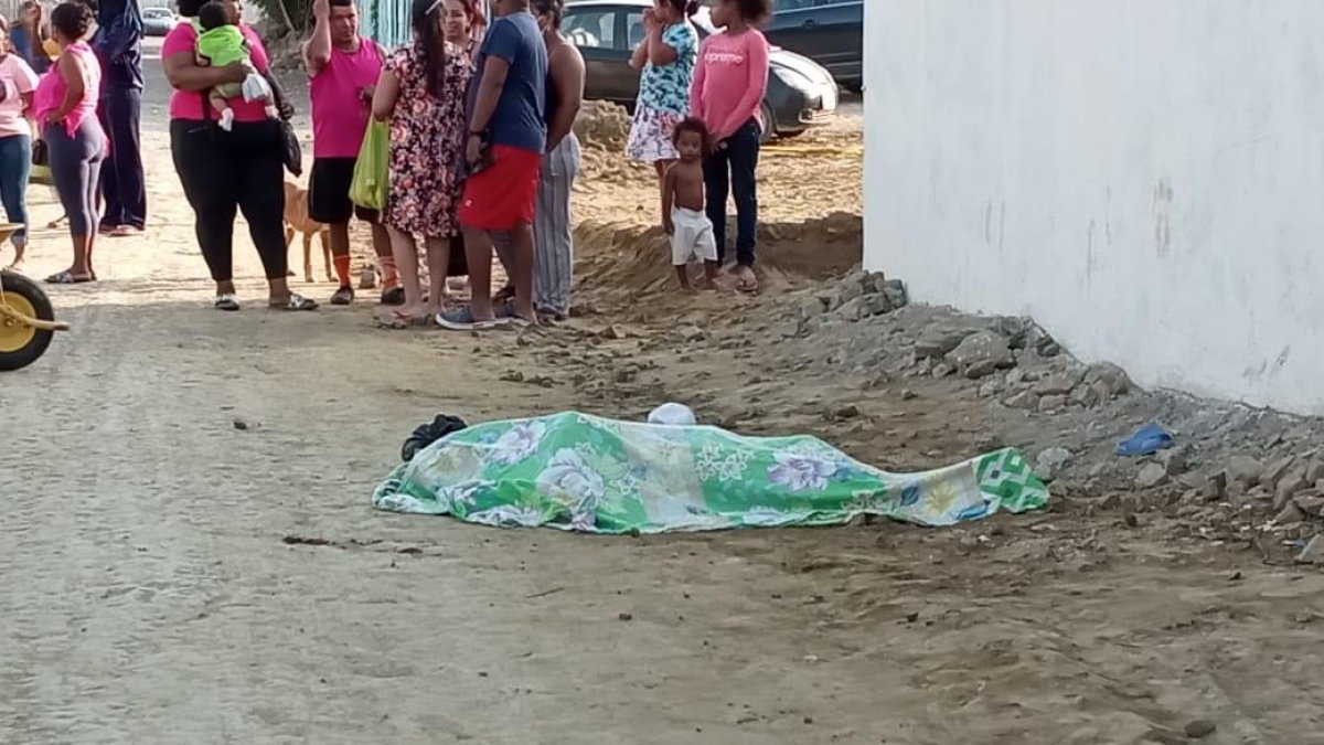 Erik Espinoza regresaba de Playas cuando fue interceptado por unos motorizados.