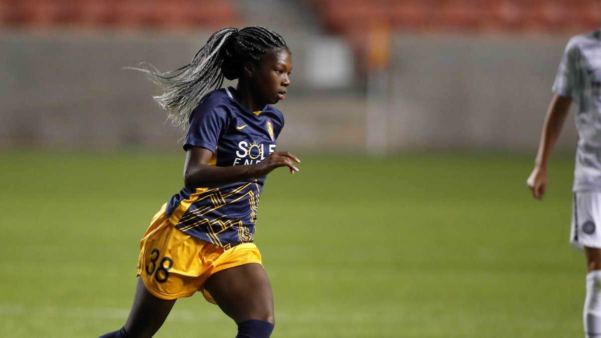 Tras 36 horas Aminata Diallo fue puesta en libertad.