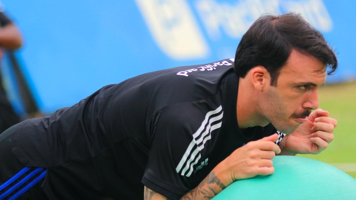 Sebastián Rodríguez, de Emelec, y su entrenamiento antes de visitar a Independiente del Valle.