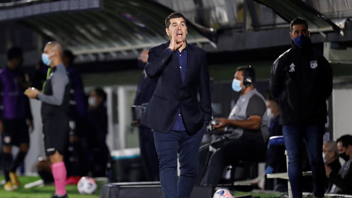 Ismael Rescalvo dirigirá a Emelec en la final.