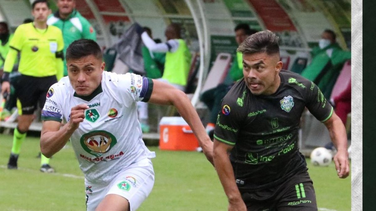 Jonny Uchauri (11) jugador del Orense que deberá de jugar en Riobamba ante Olmedo.
