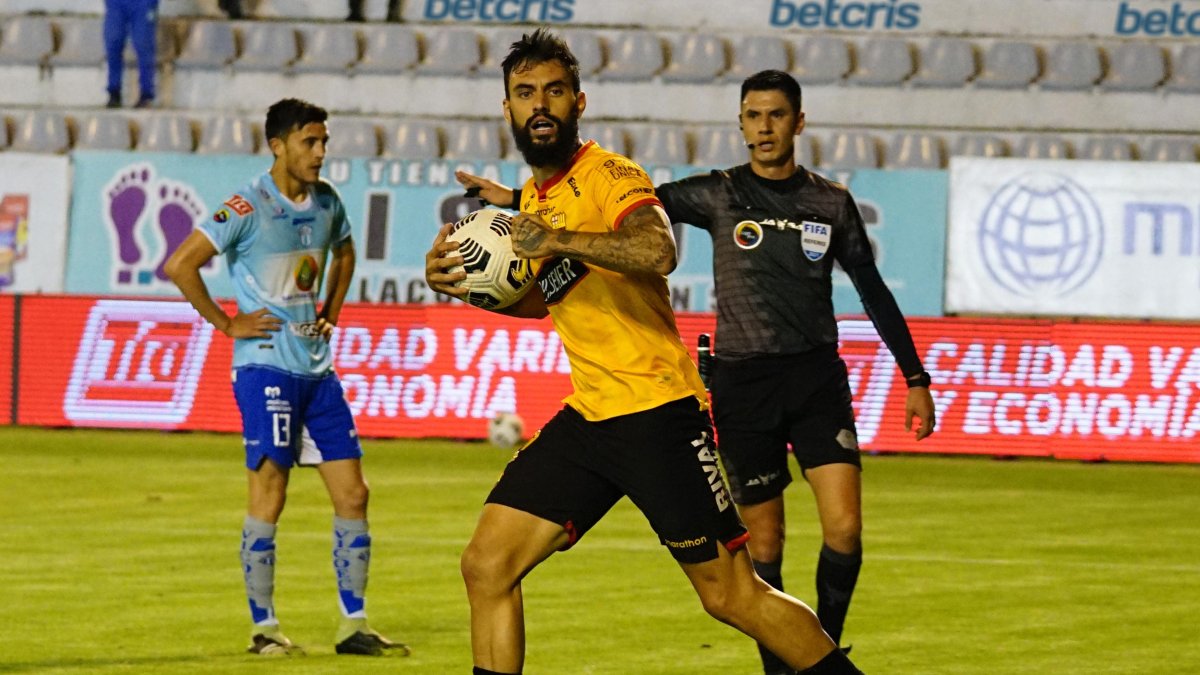 Gonzalo Mastriani hizo el empate 1-1 ante Macará en Ambato.