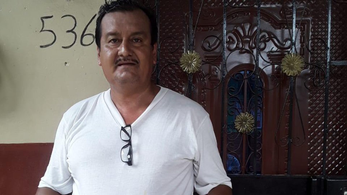 Apenas vio el mensaje ganador, Víctor mandó la foto al WhatsApp.