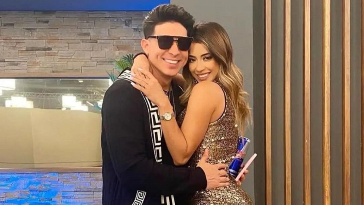 El actor ecuatoriano ha publicado varias fotos con su novia. Ambos muestran su relación en redes sociales.