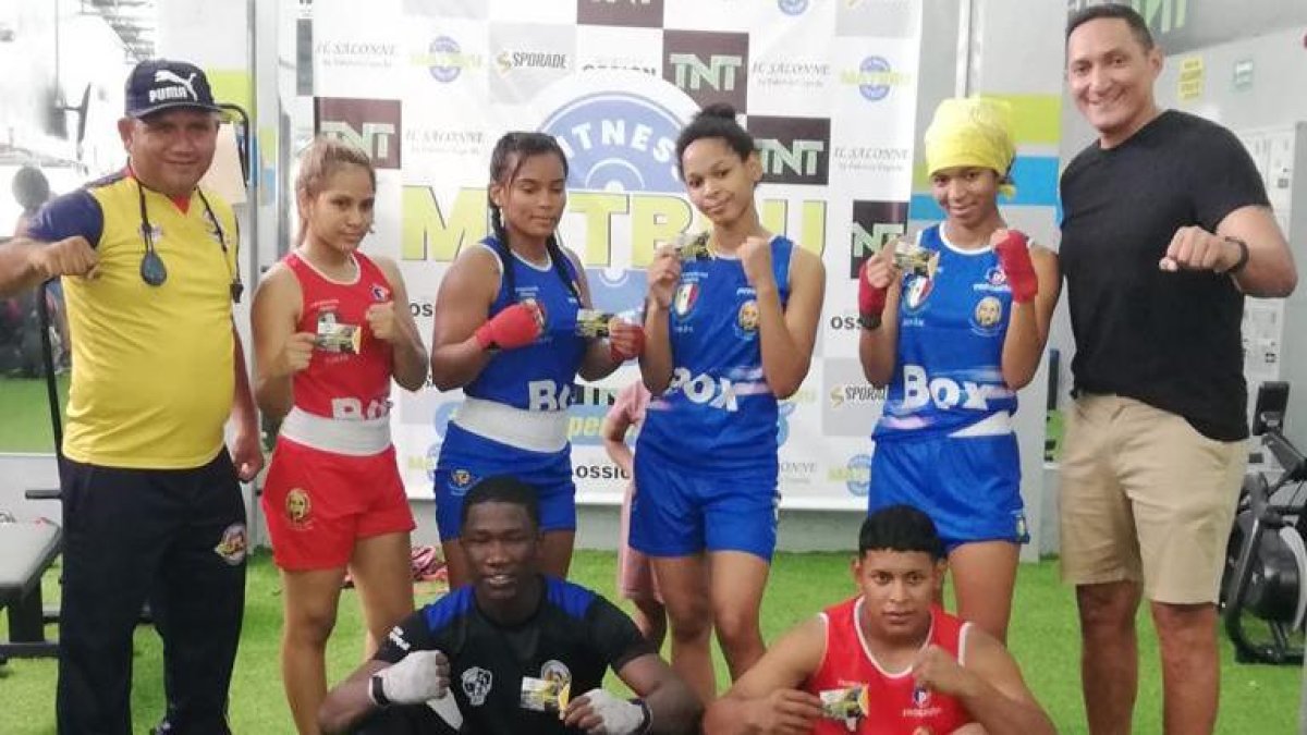 Los boxeadores entrenando en el gimnasio Matbru