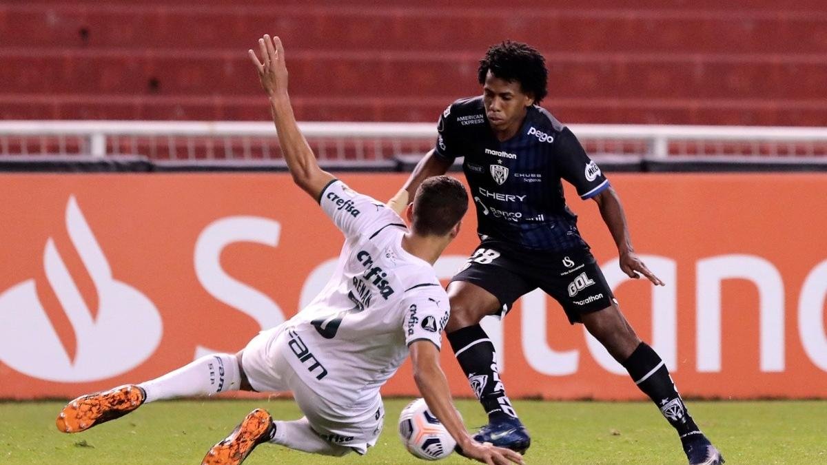 José Hurtado (d) se consagró el año anterior, como campeón de la LigaPro con Independiente del Valle.