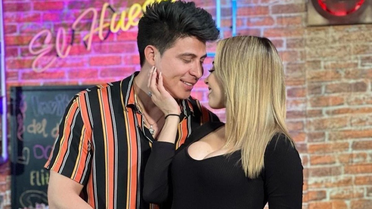 El youtuber ecuatoriano con su novia salvadoreña.