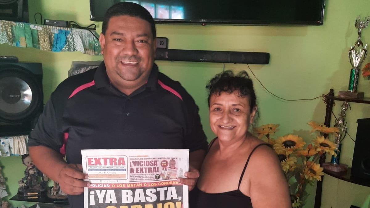 Doña Marthita está ‘felizota’ por tener un hijo como Kléber y  por llevarse el premio de EXTRA.