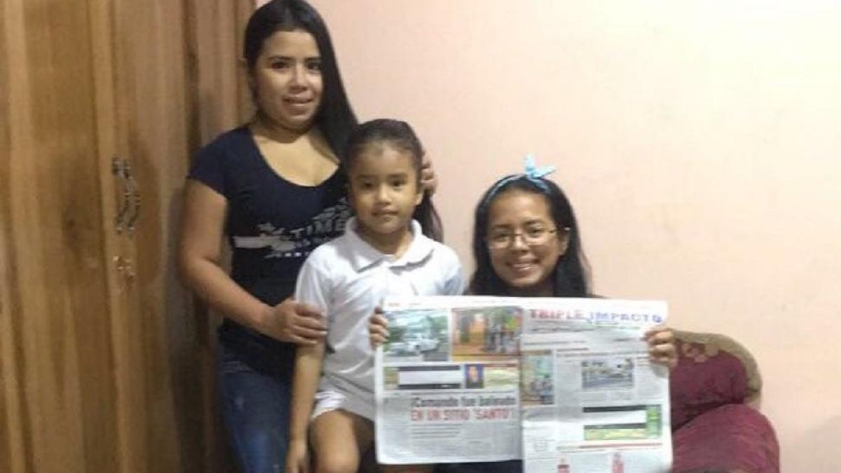 Anggie Mero con su EXTRA ganadora junto a su hermana Katherine, su sobrina Danna .