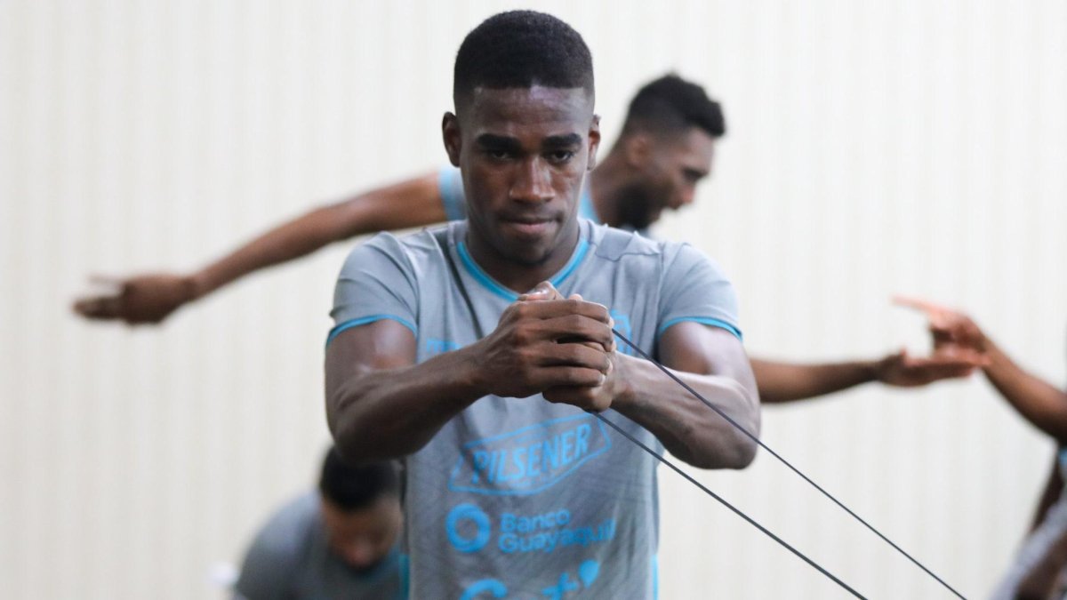 Félix Torres y sus movimientos en Perú antes del partido.