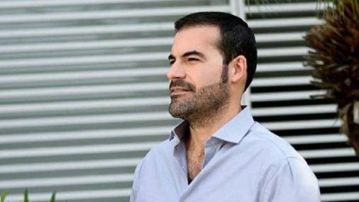 El empresario no da tregua en redes sociales y desempolva varios de los chats de Carolina Jaume.