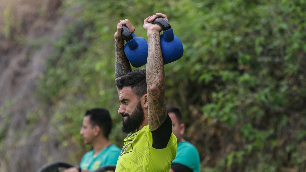 Gonzalo Mastriani del Barcelona, en un trabajo de pesas.