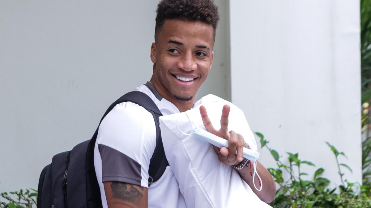 Byron Castillo, le dedica una sonrisa a los chilenos que quieren ver a Ecuador fuera del Mundial.