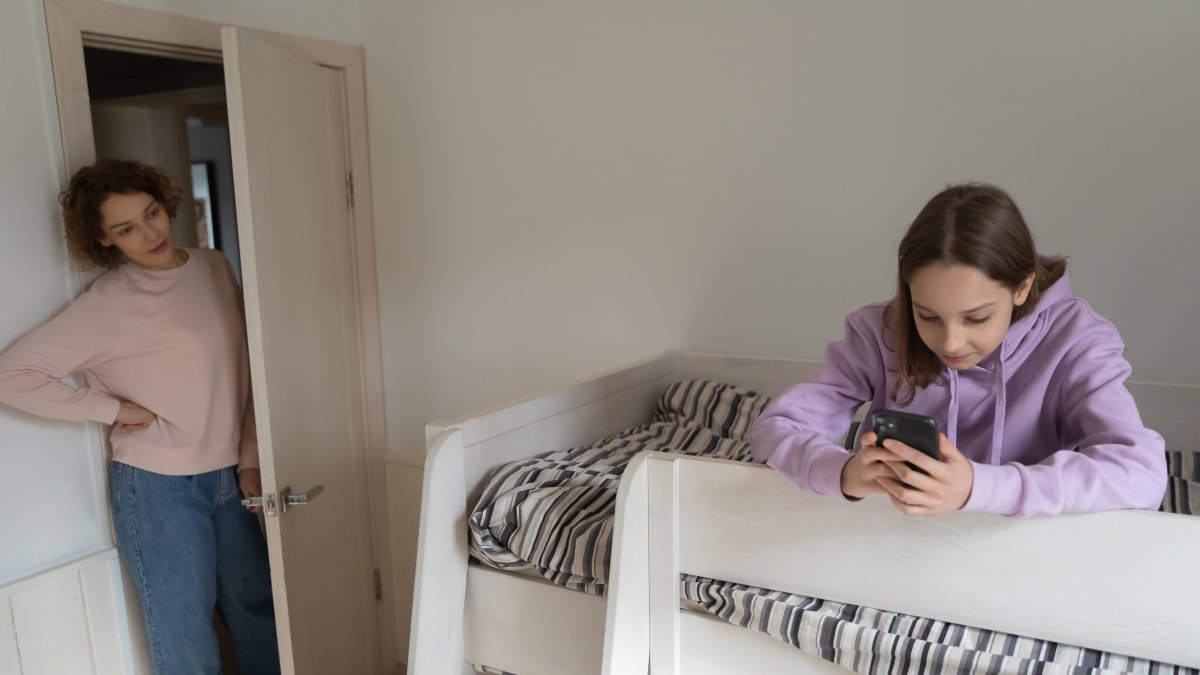 Aunque mamá no pase todo el tiempo en casa, es importante que las normas se cumplan.