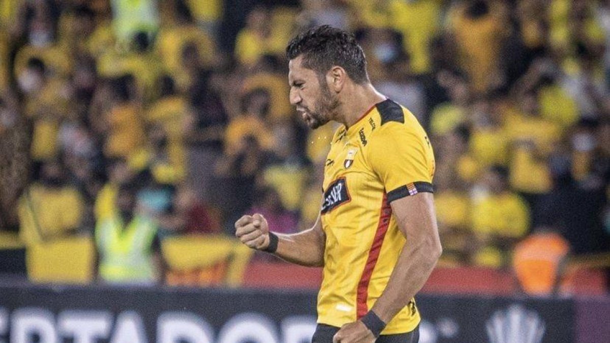 Bruno Piñatares hizo un buen partido ante Universitario.