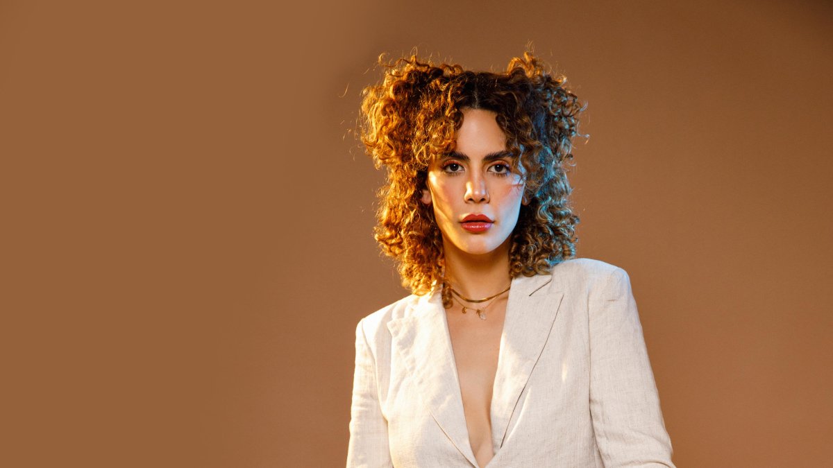 Es un actriz, reina de belleza y presentadora ecuatoriana.