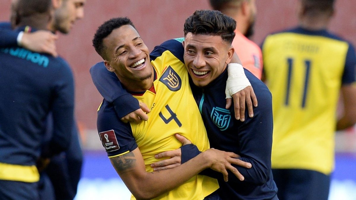 Joao Rojas (d) saltaría como titular, en el duelo que Ecuador disputará ante Paraguay, por las eliminatorias.